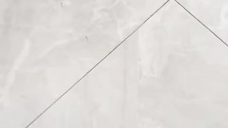 【69堂免费视频】【叔嫂乱伦】帮大嫂通下水道，偷看到嫂子换衣服，忍不住直接强行狂操嫂子