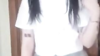 【69堂免费视频】【裸贷泄密】音乐学院大二女学生被迫借裸贷吸毒，虐待调教自慰视频流出