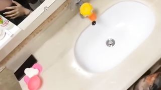 【69堂免费视频】大姨子穿旗袍主动勾引我，操她骚穴吴涛内射