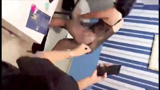 【69堂免费视频】看完睡不着，黑社会背景漳州理工薛佳怡伙同多人虐待情敌