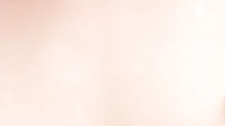 【69堂免费视频】窗外人来人往，车内无套内射骚逼，刺激