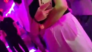 【69堂免费视频】舞厅内抠逼摸屌摩擦穿着清凉的美女好多