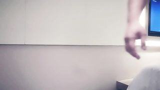 【69堂免费视频】大长腿网红妹 花臂纹身腰细胸大 你的JB好大啊骑乘抱着猛操 扶着小腰打桩机快速进出