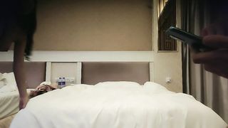 【69堂免费视频】花臂纹身让妹子自己自慰 侧入猛操太大妹子受不了 后入大力撞击