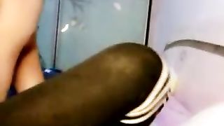 【69堂免费视频】长相甜美清纯萝莉萌妹首次和炮友居家啪啪秀，穿上棉袜吸奶扣逼调情，按着双腿进出抽插，上位骑乘猛操，让妹子自己动