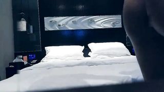 【69堂免费视频】女神级乖巧高端外围美女被纹身大汉各种玩弄 手伸进衣服摸奶子  我要看看你口活怎么样 69舔逼扶着细腰后入猛烈撞击