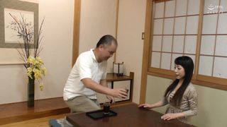 【69堂免费视频】21岁Haru-chan拥有光是走路就疯狂摇晃的超强体力！ ！