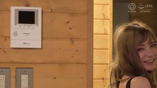 【69堂免费视频】疯狂地摇动臀部，眼珠子在达到有史以来的最高高潮！