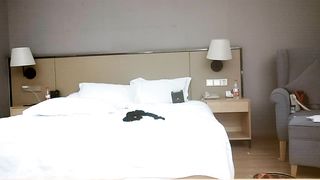 【69堂免费视频】酒店约操外围，黑丝袜极品御姐，加钟激情继续，穿上靴子爆操，怼入骚穴一顿输出