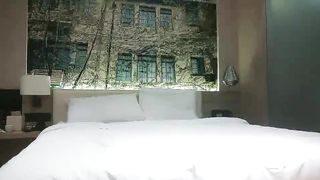 【69堂免费视频】21岁甜美外围女神  裸体相拥转圈圈  激情啪啪  过程中偷摘套 小姐姐气得够呛怒斥