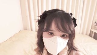 【69堂免费视频】口罩清纯少女穿着性感白色内衣