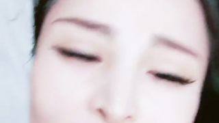 【69堂免费视频】完美露脸气质美少妇以前都是卖视频的，罕见露脸约个青龙男无套啪啪，可惜就是鸡巴不大，表情真叫享受