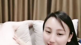 【69堂免费视频】很有韵味小姐姐，吃完骚烤大哥操逼，口活很棒一顿舔，细腰美臀，骑上来自己动，扛腿爆草