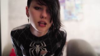 【69堂免费视频】穿着蜘蛛侠制服的骚妹子狠狠内射