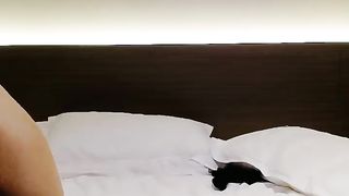 【69堂免费视频】极品骚女酒店约炮87年已婚男，喜欢把逼毛剃掉，马尾辫眼镜御姐，吸吮大屌口活很专业，开档丝袜骑乘蠕动，娇喘尿尿在垃圾桶