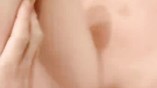 【69堂免费视频】蜜桃妹妹被男友扒下裤子，肛塞菊花，掏出JB操无毛嫩穴