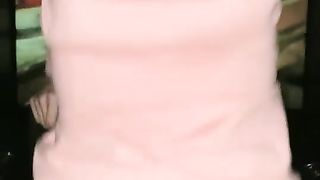 【69堂免费视频】电影院《你好，李焕英》深夜场，【AVOVE】台上贾玲穿越助母圆梦，台下小情侣无套激情啪啪，刺激劲爆不可错过