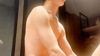 【69堂免费视频】男朋友早上起来勃起必须给他释放一下