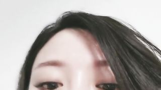 【69堂免费视频】颜值很高的妹子全程露脸情趣诱惑，跟小哥玩69口交模样好骚，把骚逼舔湿主动上位做插小哥，浪叫不止高潮不断