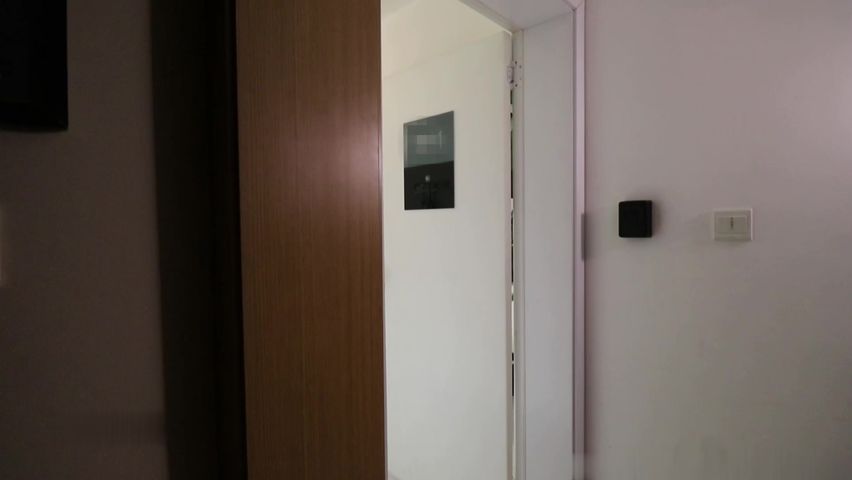 【69堂免费视频】极具反差感留学生 极品美腿模特身材面具女