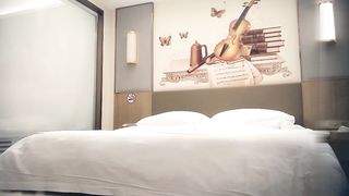 【69堂免费视频】極品白虎妹最后一次返場，誘惑艷舞，