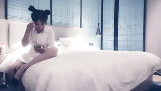 【69堂免费视频】一男三女淫乱大战 三女一起上边口交边模奶