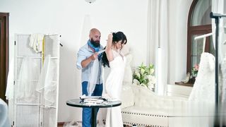 【69堂免费视频】表妹穿上新衣服骚气十足