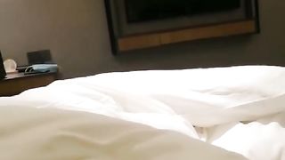 【69堂午夜视频】深夜酒店私会良家女神，胸前红樱桃，丰盈圆润，雪腻双峰，湿漉漉花瓣中春水泉涌，