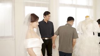 【69堂午夜视频】婚纱裙下流出前任浓精_悖德新娘享受偷情快感