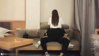 【69堂午夜视频】约了个短裙白衣萌妹子啪啪，沙发上操性感肉丝舔弄调情上位骑坐猛操