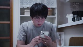 【69堂午夜视频】那方面完全不行的我去拜托绝伦巨根学生2