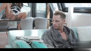 【69堂午夜视频】在男主人起床后骚逼女佣人给主人准备了一份粉嫩骚穴盛宴