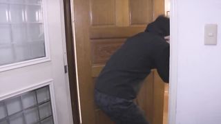 【69堂午夜视频】情色隔离室_男同事的复仇_在我面前爆插女上司