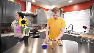 【69堂午夜视频】为了调查射精速度骚逼以身作则体验被爆操射精的时间