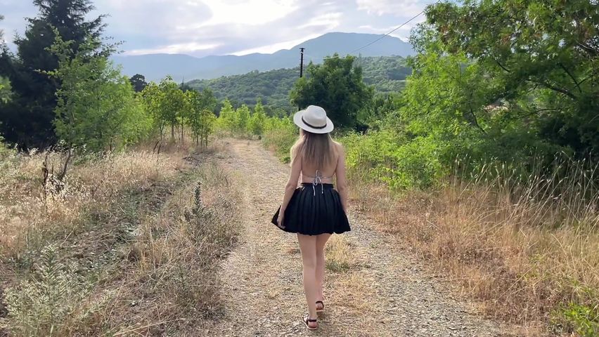 【69堂午夜视频】淫荡堕落的荡妇在山上的被大鸡巴爆操所有的洞