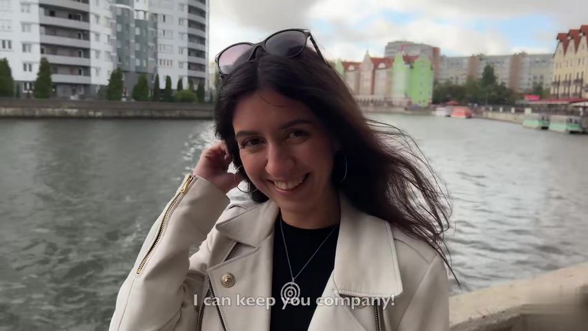 【69堂午夜视频】骚货在河景房旁边进行一场完美性爱裸体在门口乘凉