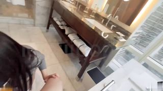 【69堂午夜视频】新招的女友给我一顿勾引没把持住