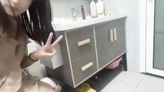 【69堂午夜视频】小身体能量大爆发_河北反差母狗_周慧媛_因为欠款30万_还不上了只能身体还帐_大哥玩腻了曝光还得还钱