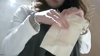 【69堂午夜视频】黑料吃瓜-大神酒吧厕所装摄像头偷拍美女如厕超高颜女神嘘嘘的过程泄密稚嫩逼逼欲想舔屏