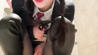 【69堂午夜视频】黑料吃瓜-ST平台网红悠悠眼镜骚逼专挑有人的厕所自慰极品黑丝玩弄骚穴胆大心细玩的就是刺激