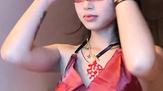 【69堂午夜视频】黑料吃瓜-抖音31万粉丝网红沙妹i直播真空故意走光被热心粉丝录屏奶头又粉又大超诱人真想舔一口