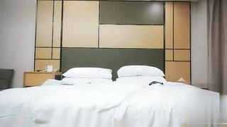 【69堂午夜视频】黑料吃瓜-外围收了钱玩弄在床前探花偷拍黑丝高跟美眉乖巧长相身材苗条骚话不停