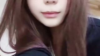 【69堂午夜视频】黑料吃瓜-颜值又高玩得又骚新疆石河子职业技术学院大一新生张家欣电脑借闺蜜后激情自慰视频被闺蜜曝出