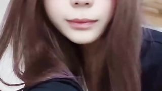 【69堂午夜视频】黑料吃瓜-颜值又高玩得又骚新疆石河子职业技术学院大一新生张家欣电脑借闺蜜后激情自慰视频被闺蜜曝出