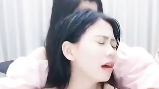 【69堂午夜视频】黑料吃瓜-骚女主播PK失败惩罚被摸奶说她骚还真是骚被摸着奶子还一脸的享受感