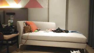 【69堂午夜视频】粉衣牛仔裤御姐少妇 身材真好 前凸后翘大长腿，可甜可盐尤物啊