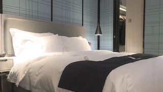 【69堂午夜视频】外围小姐姐，还能先聊聊，两个漂泊异乡的孤独男女来一场灵与肉的碰撞