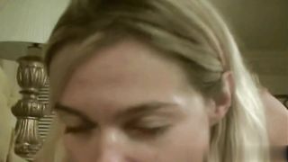 【69堂午夜视频】放荡的荡妇拍摄的时候尽情展现骚的一面