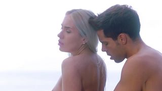 【69堂午夜视频】海景房骑乘有如此美景衬托必须大力猛操