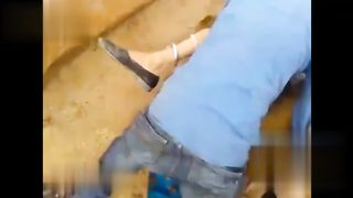 【69堂午夜视频】黑料吃瓜-全网真实性最高的强奸片这当然是源自视频里的印度人强奸出了名的国家路边抓一个妇女直接开操